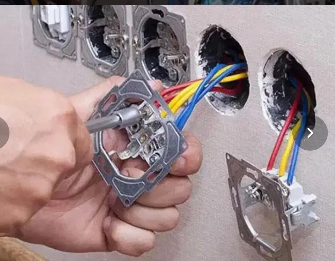 برق‌کاری و نصب دوربین مداربسته در مهرآباد جنوبی - تصویر 3