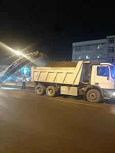 پخش آسفالت و قیرپاشی محوطه در نعمت‌آباد