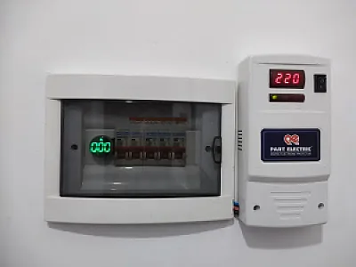 برقکار در دریاچه چیتگر
