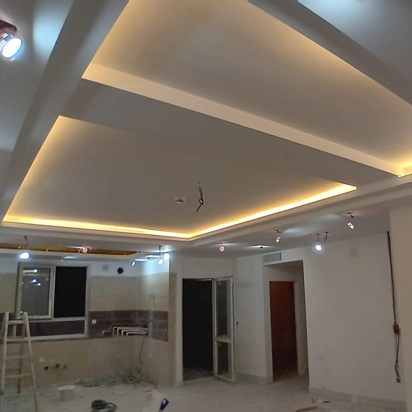برقکار در دریاچه چیتگر - تصویر 6