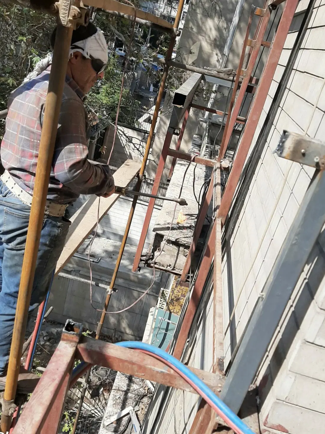 جوشکاری و برشکاری در آهنگ - تصویر 3