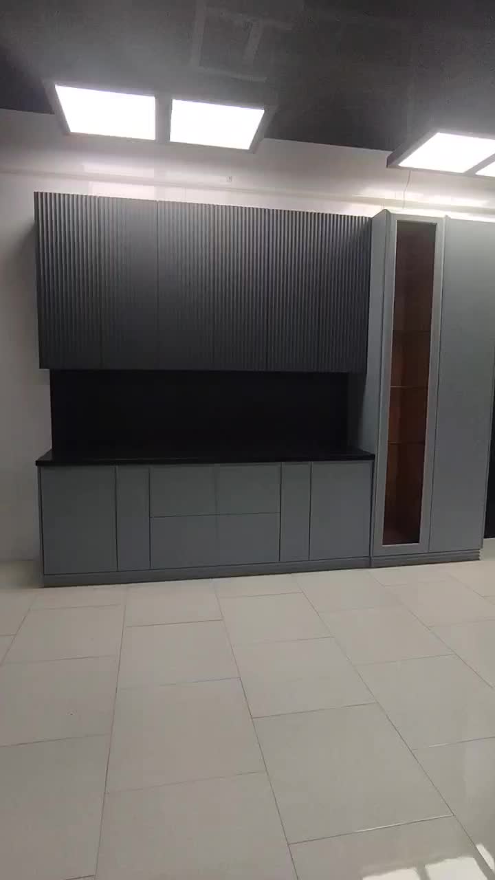 رنگ‌کاری صنایع چوب در نعمت‌آباد