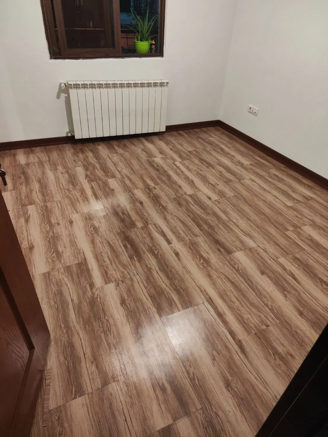 نصب لمینت، پارکت و قرنیز در تهران - تصویر 12