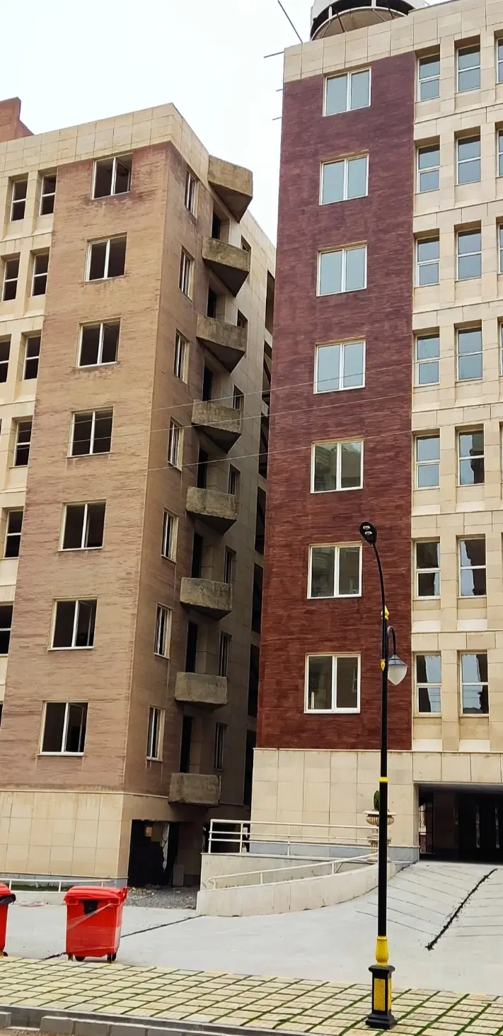 کار در ارتفاع و نماشویی در صادقیه - تصویر 2