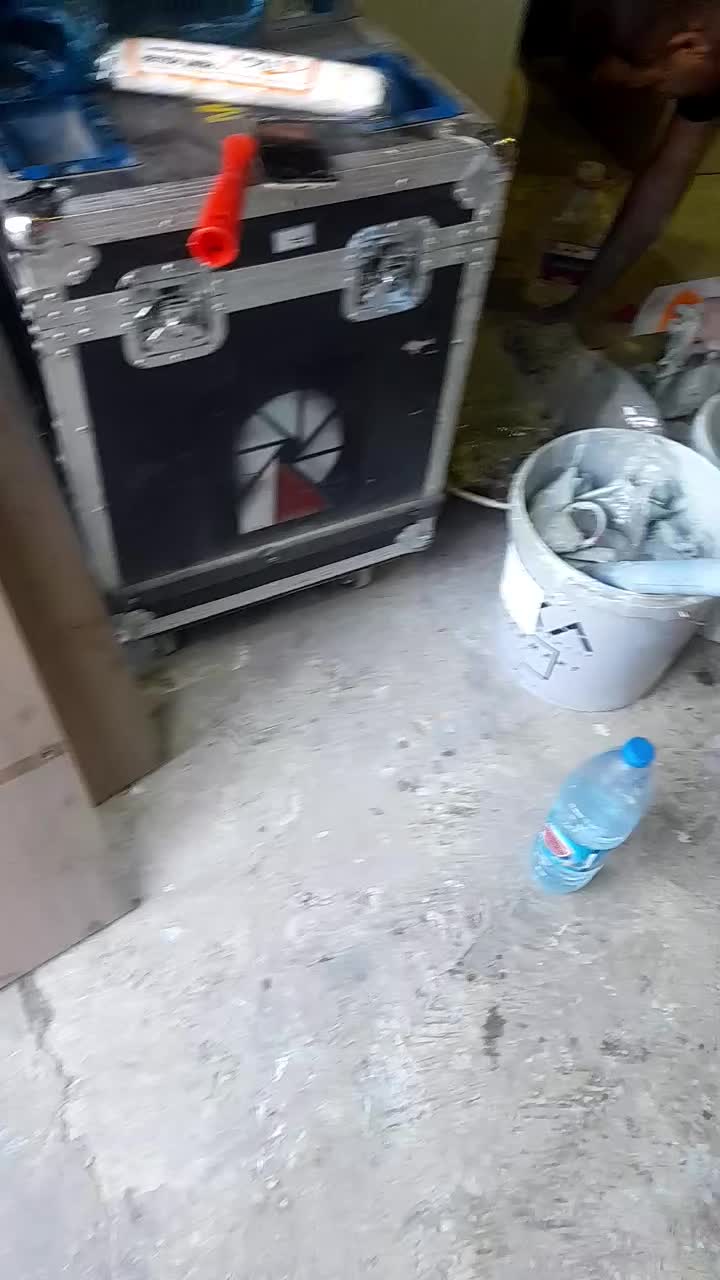 نقاش ساختمان در اتابک
