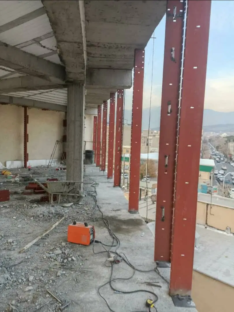 نصب والپست و شاسی‌کشی نما در پاسداران - تصویر 2