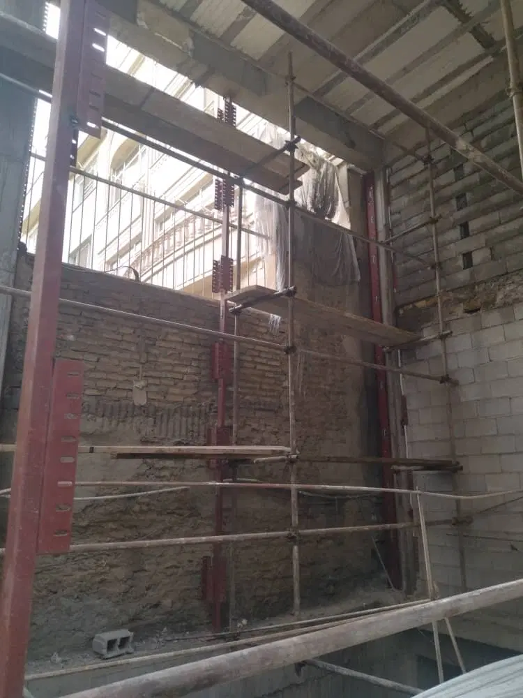 نصب والپست و شاسی‌کشی نما در پاسداران - تصویر 3