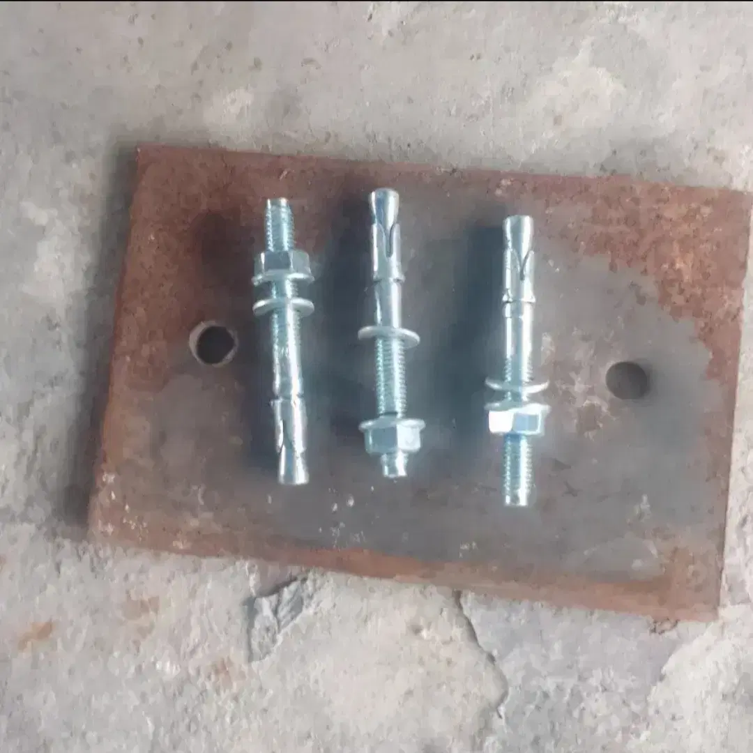 نصب رول‌بولت و انکربولت در منیریه - تصویر 3