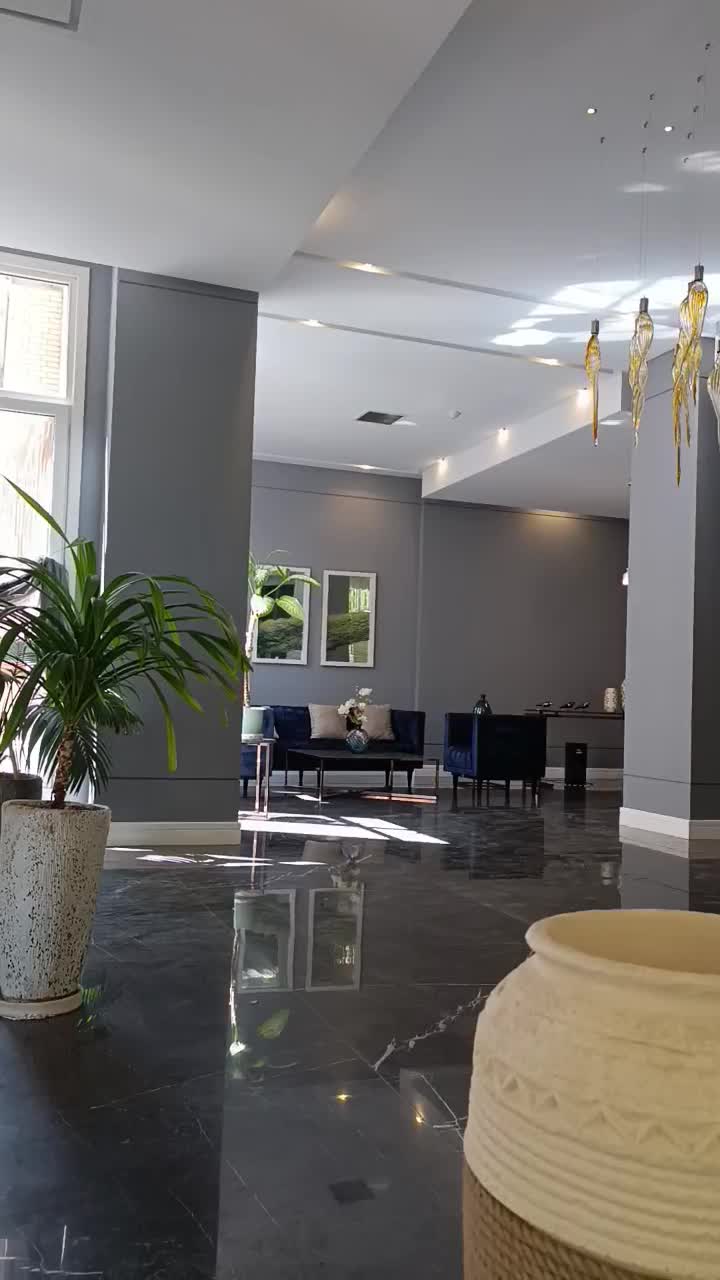 نقاشی ساختمان در خاک سفید