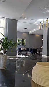 نقاشی ساختمان در خاک سفید