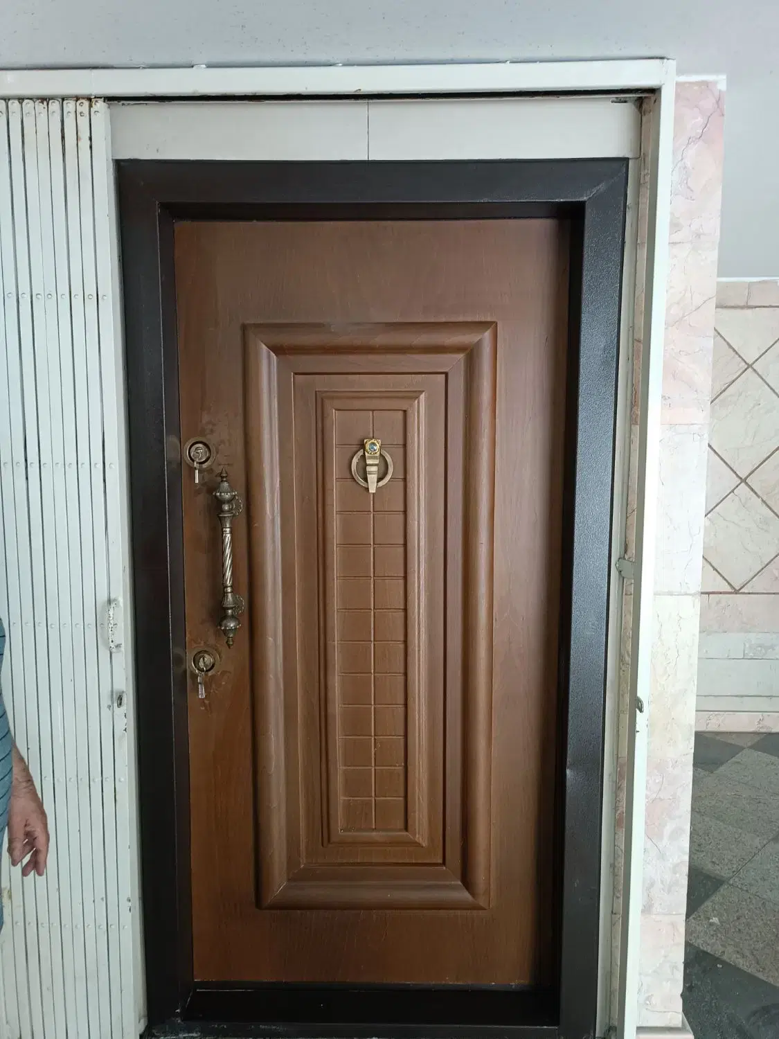 نصاب درب چوبی و ضدسرقت در تولید دارو - تصویر 2