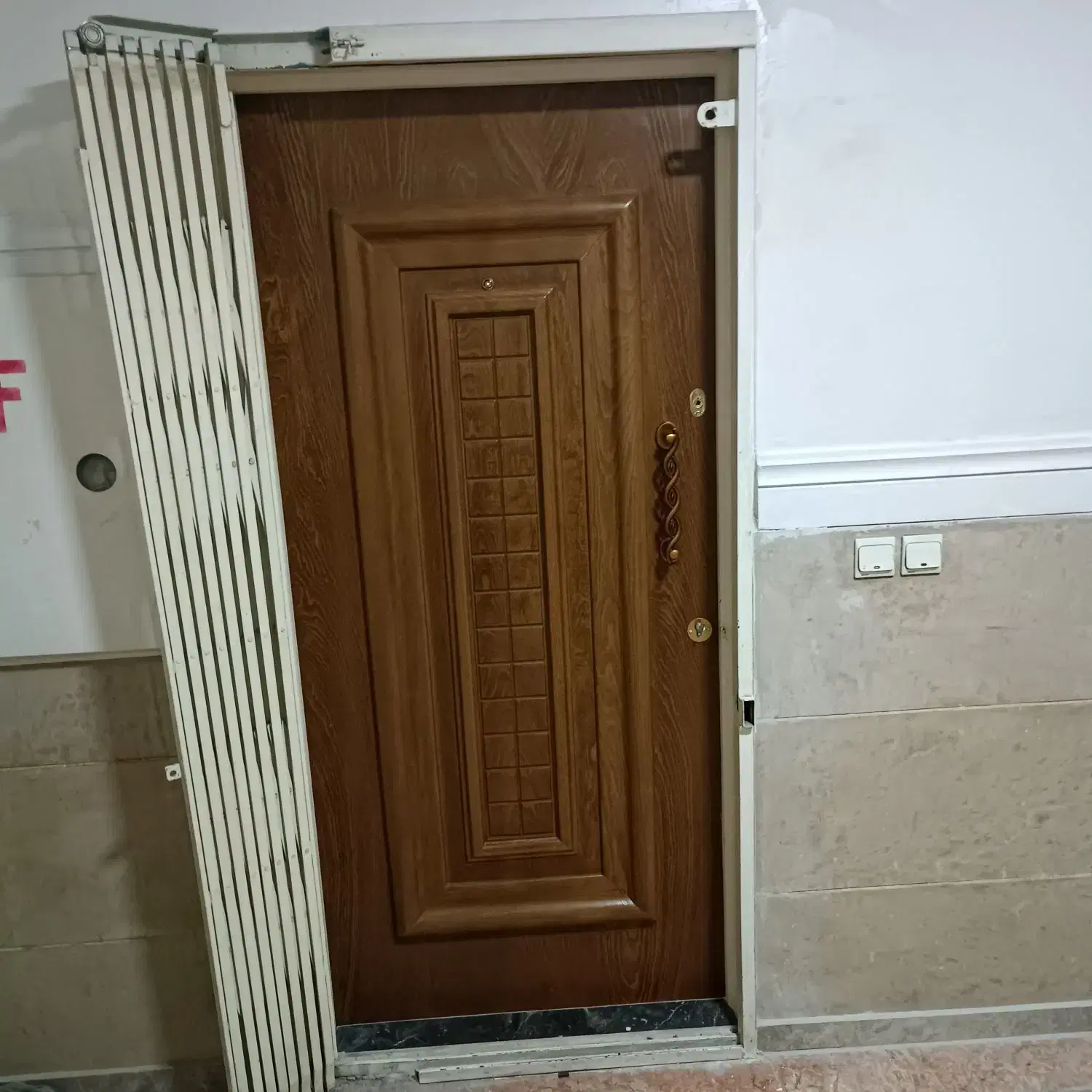 نصاب درب چوبی و ضدسرقت در تولید دارو - تصویر 5