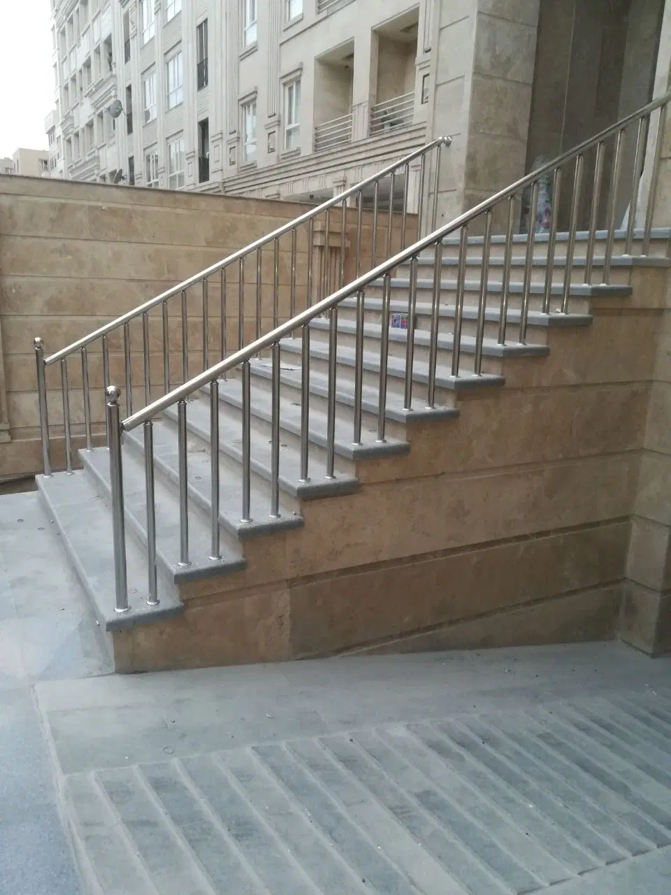 ساخت و نصب نرده استیل در حکمت - تصویر 11