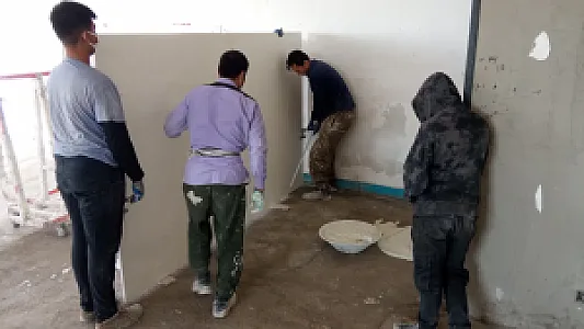 بازسازی و اجرای سنگ و بتن ایوانک