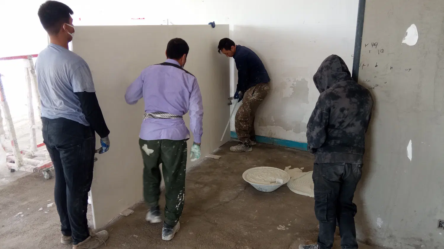 بازسازی و اجرای سنگ و بتن ایوانک
