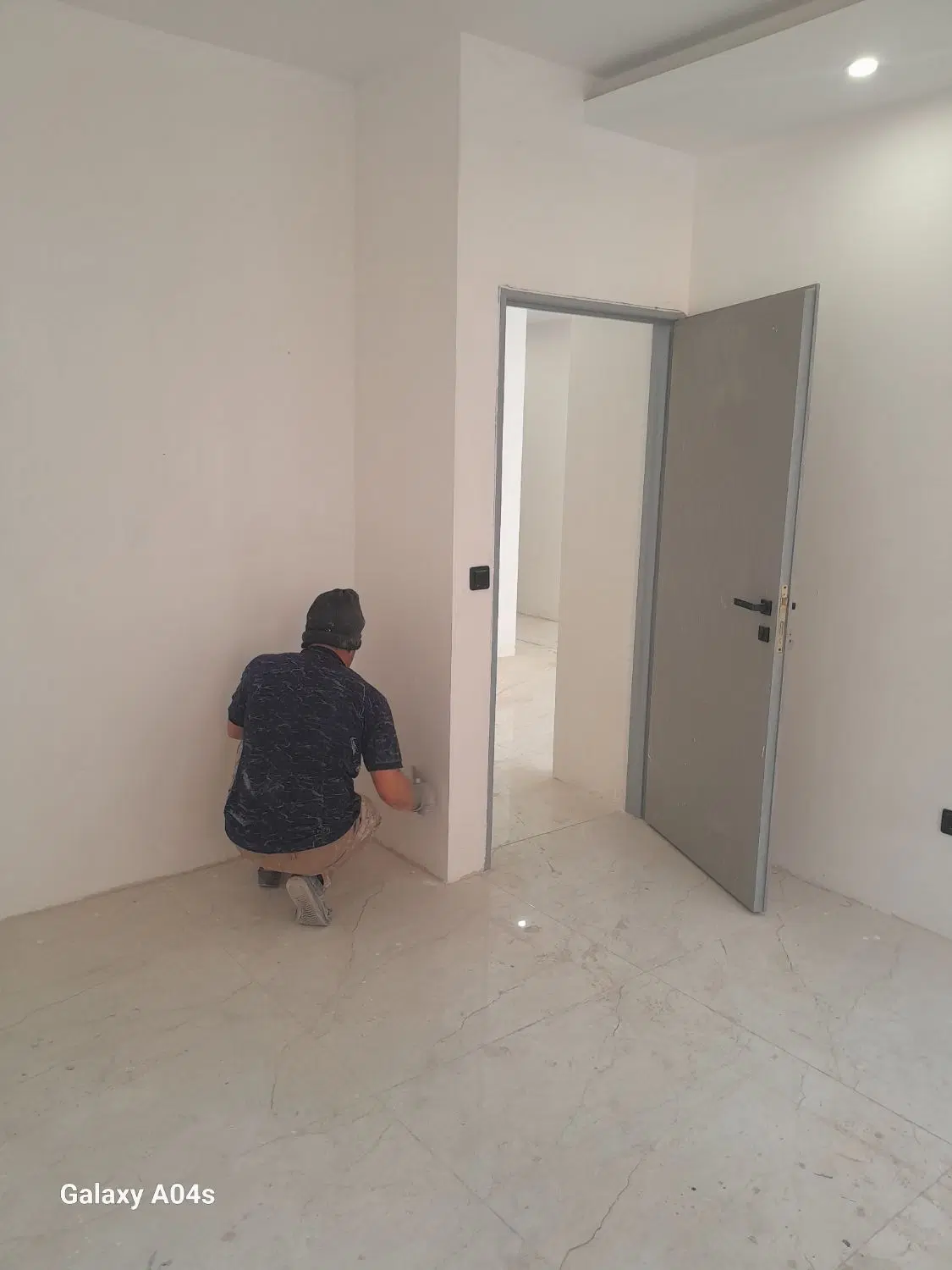 نقاش ساختمان الماس