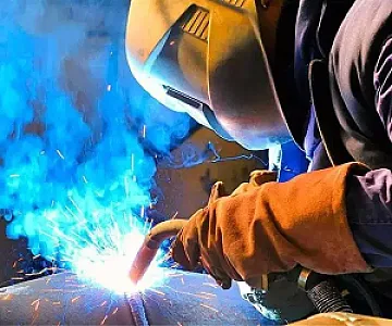 خدمات آهنگری و جوشکاری CO2 در ترمینال غرب