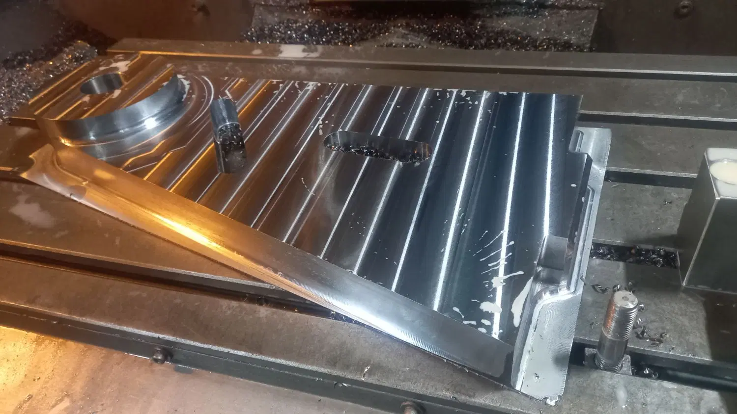 فرزکاری و قالب‌سازی CNC در اتحاد - تصویر 8