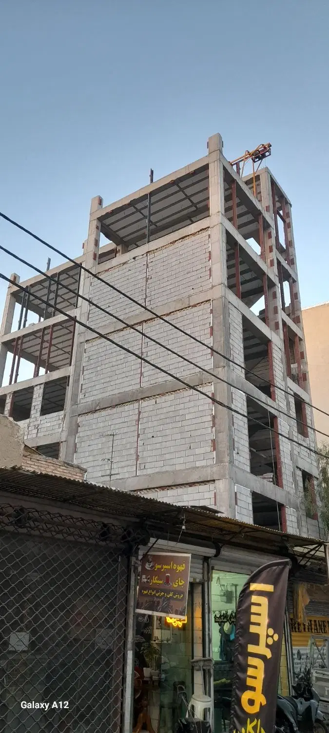 نصب وال‌پست و کارهای جوشکاری در هاشمی - تصویر 2