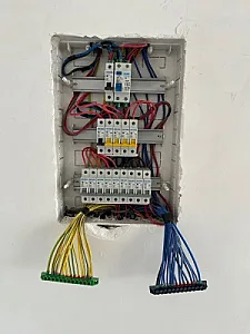 برق‌کار ساختمان در نعمت‌آباد