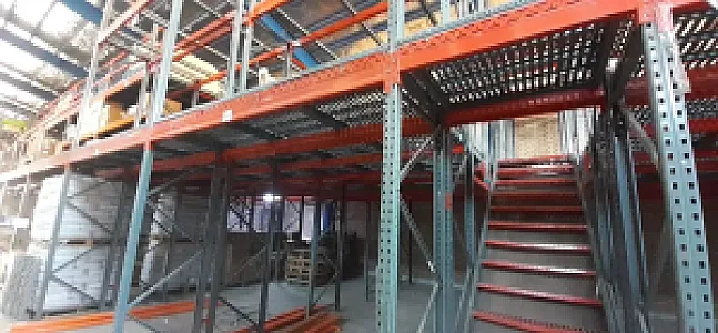 نصب قفسه در نعمت‌آباد