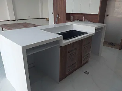 کورین و کوارتز در شهرک آزمایش