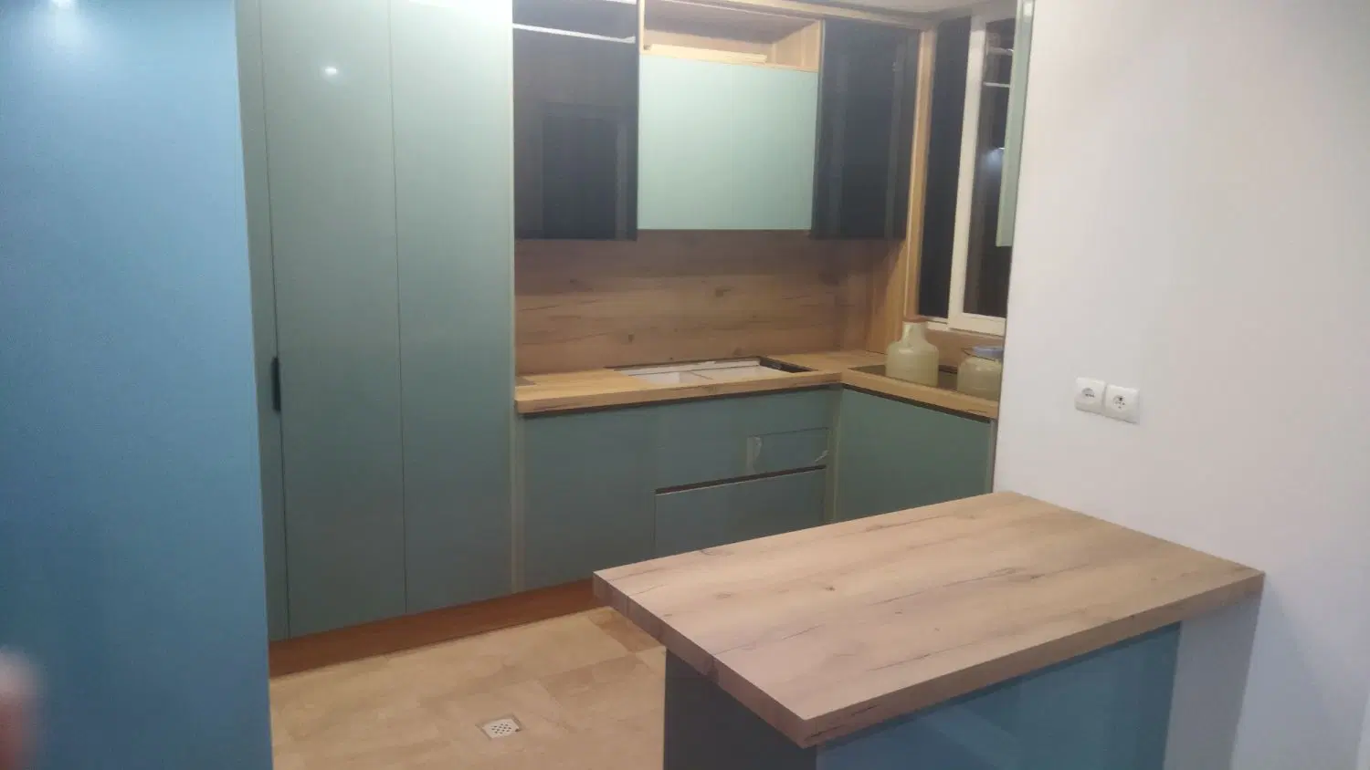 ساخت و تعمیر کابینت و کانتر کورین در اراضی عباس‌آباد - تصویر 6