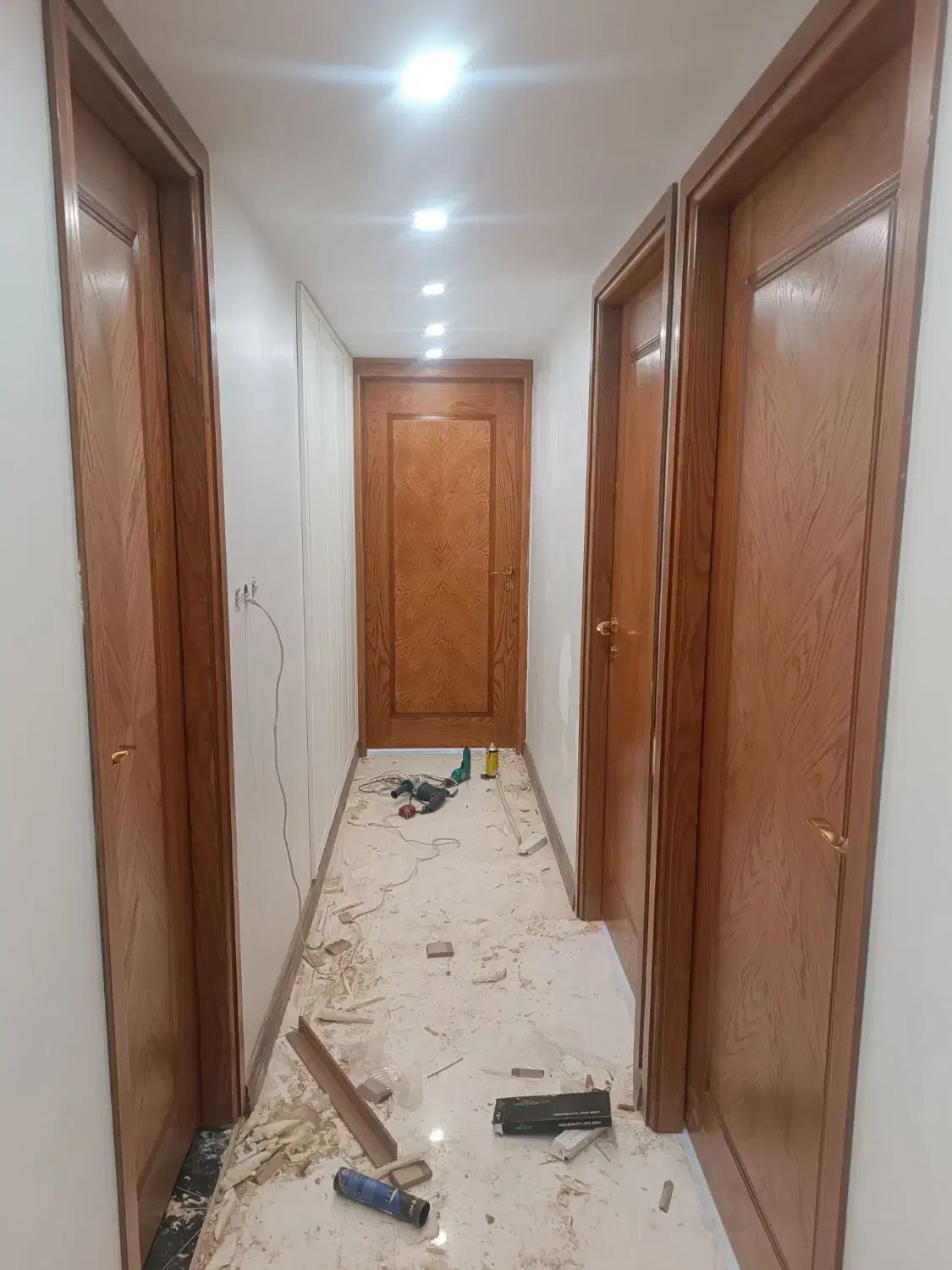 نصب درب چوبی در جنت‌آباد شمالی - تصویر 3