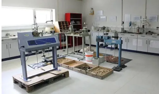 آزمایش خاک و حفاری در نیروی دریایی
