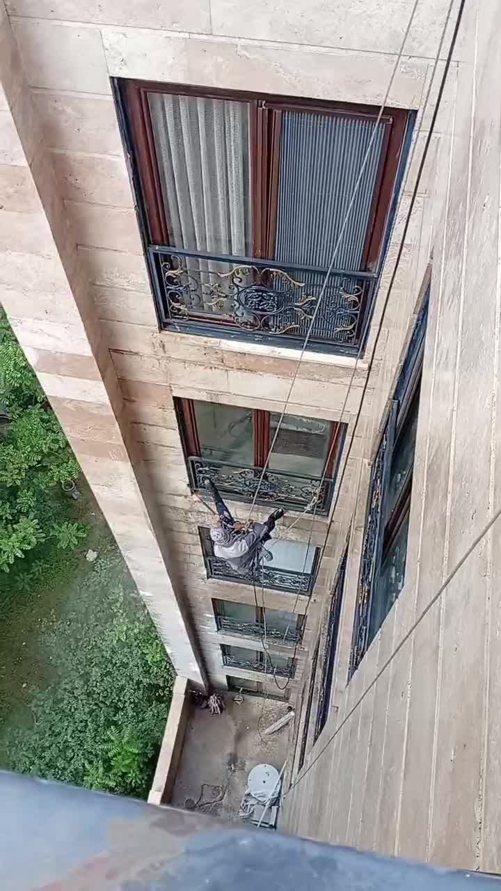 نماکار و ایزوگام‌کار در جنت‌آباد مرکزی