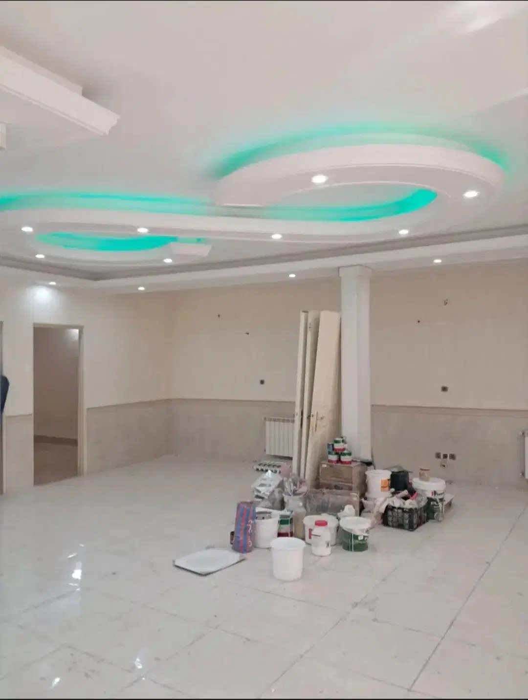 نقاش ساختمان در جنت‌آباد شمالی
