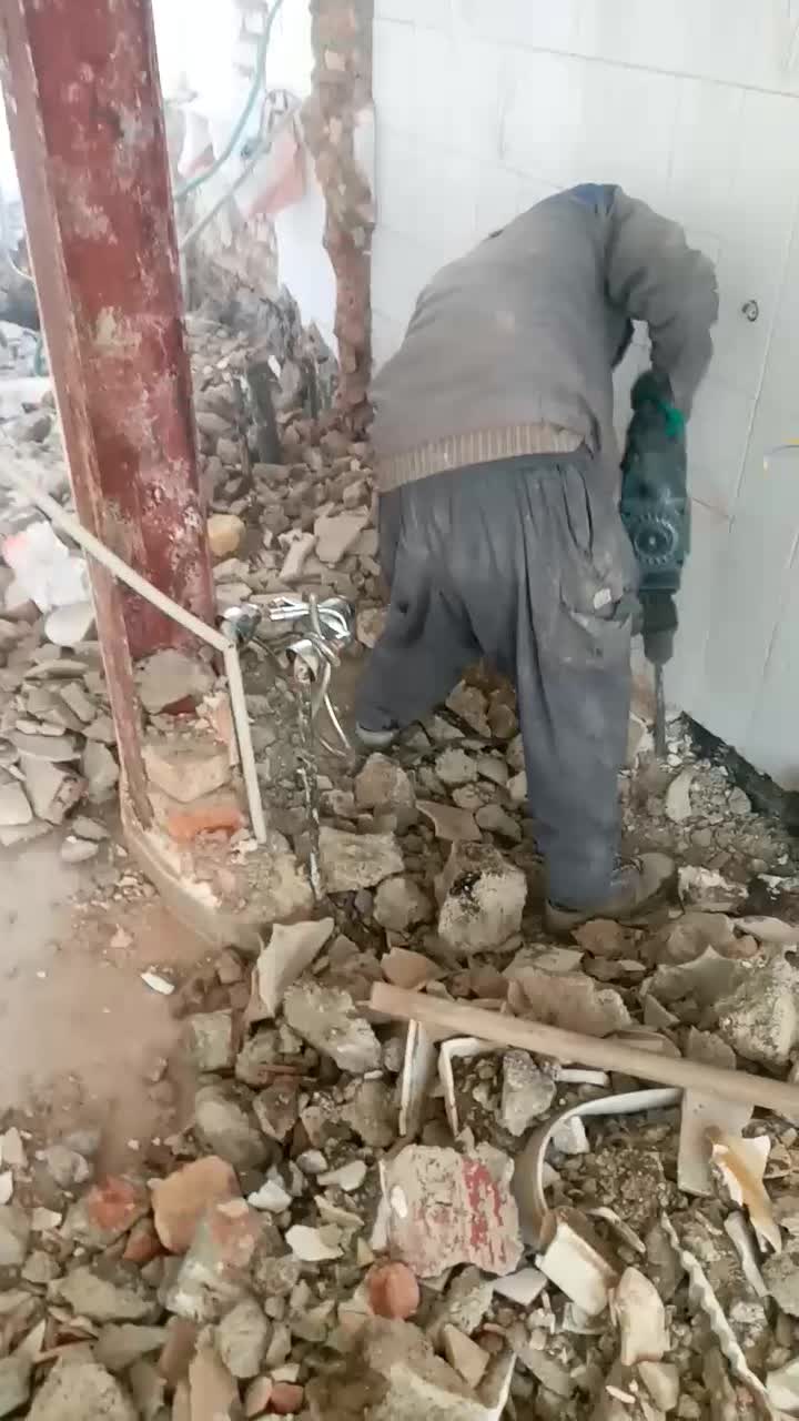تخریب داخلی ساختمان در شهرک غرب