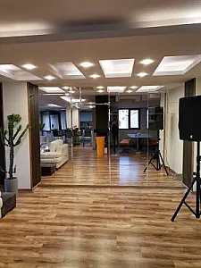 کاغذ دیواری و نقاشی ساختمان در شمس‌آباد