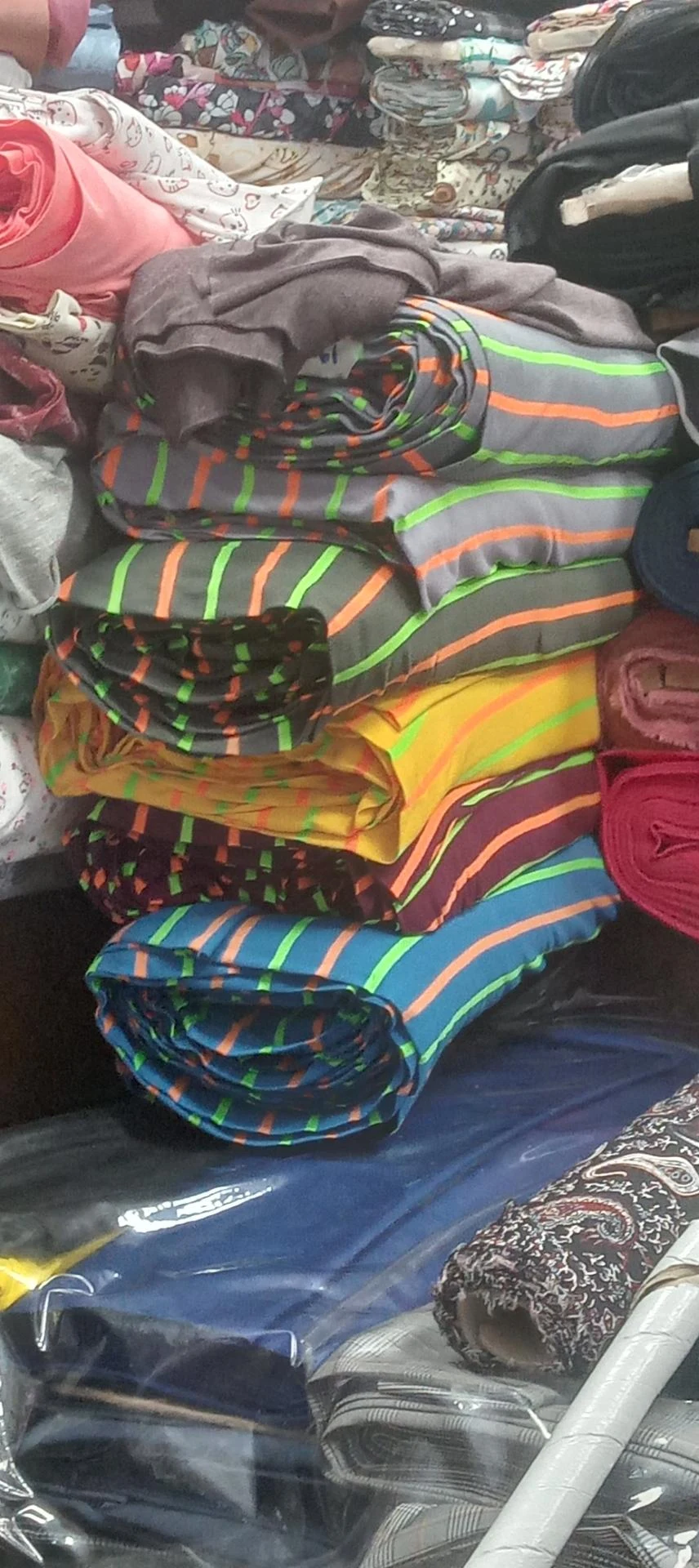 پارچه سرای نفیس