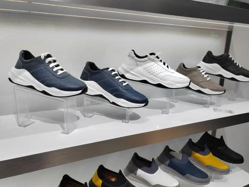 فروشگاه کفش ماکسیم