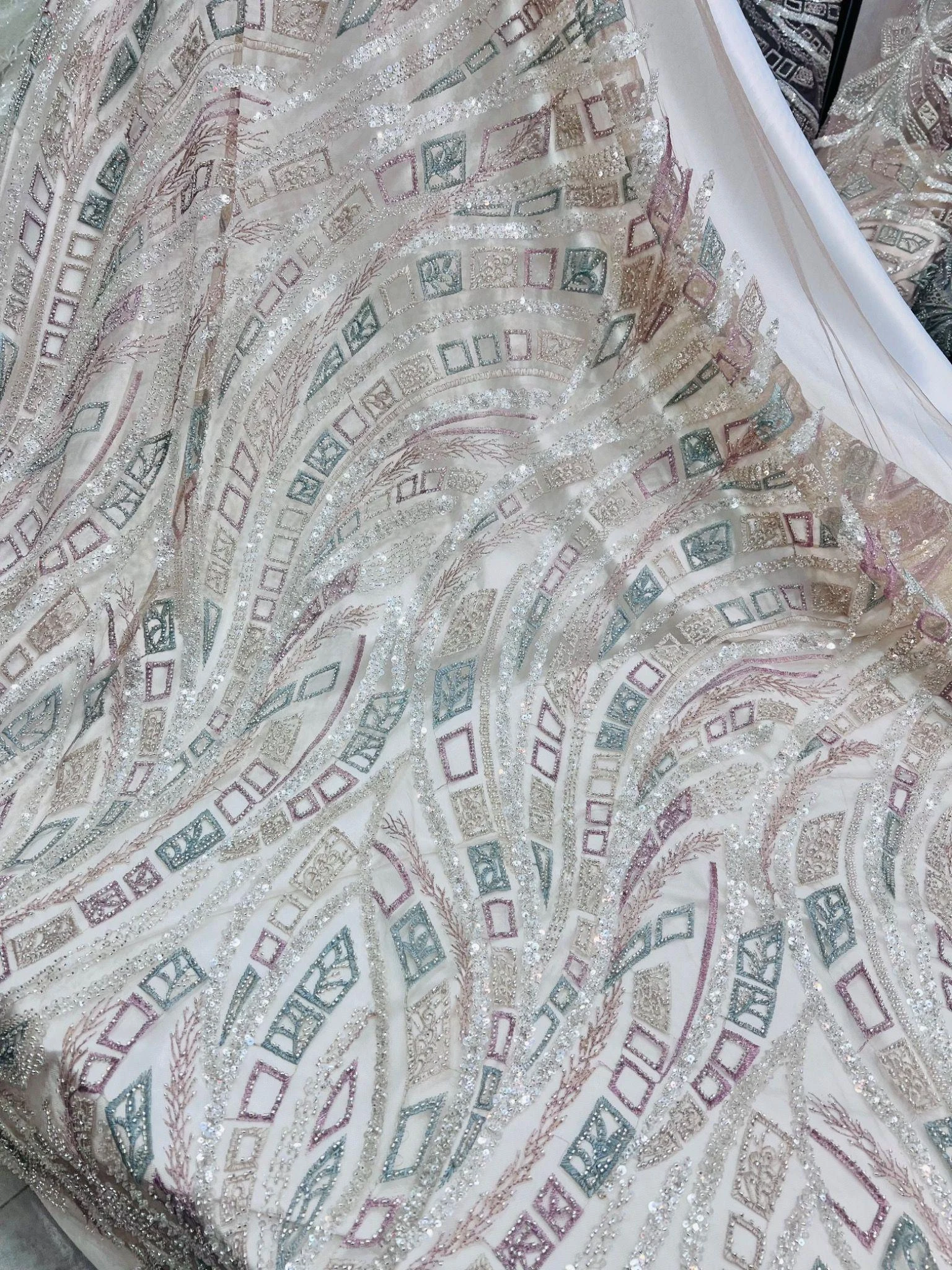 پارچه سرای عروس لر