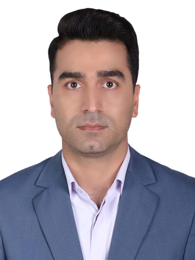 وکیل امیر مومنی