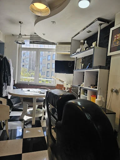 آرایشگاه بابک