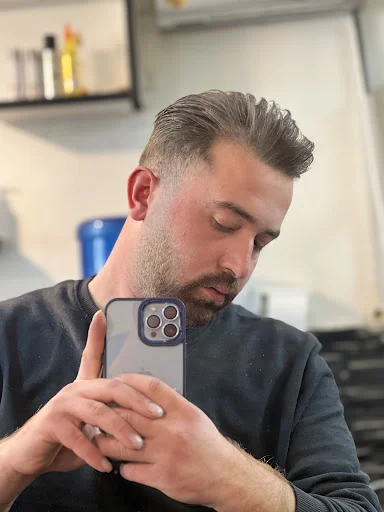 آرایشگاه بابک