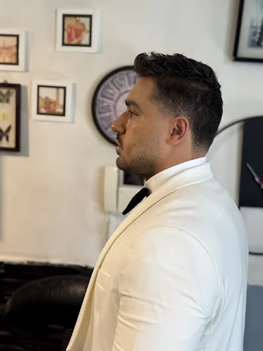 آرایشگاه بابک