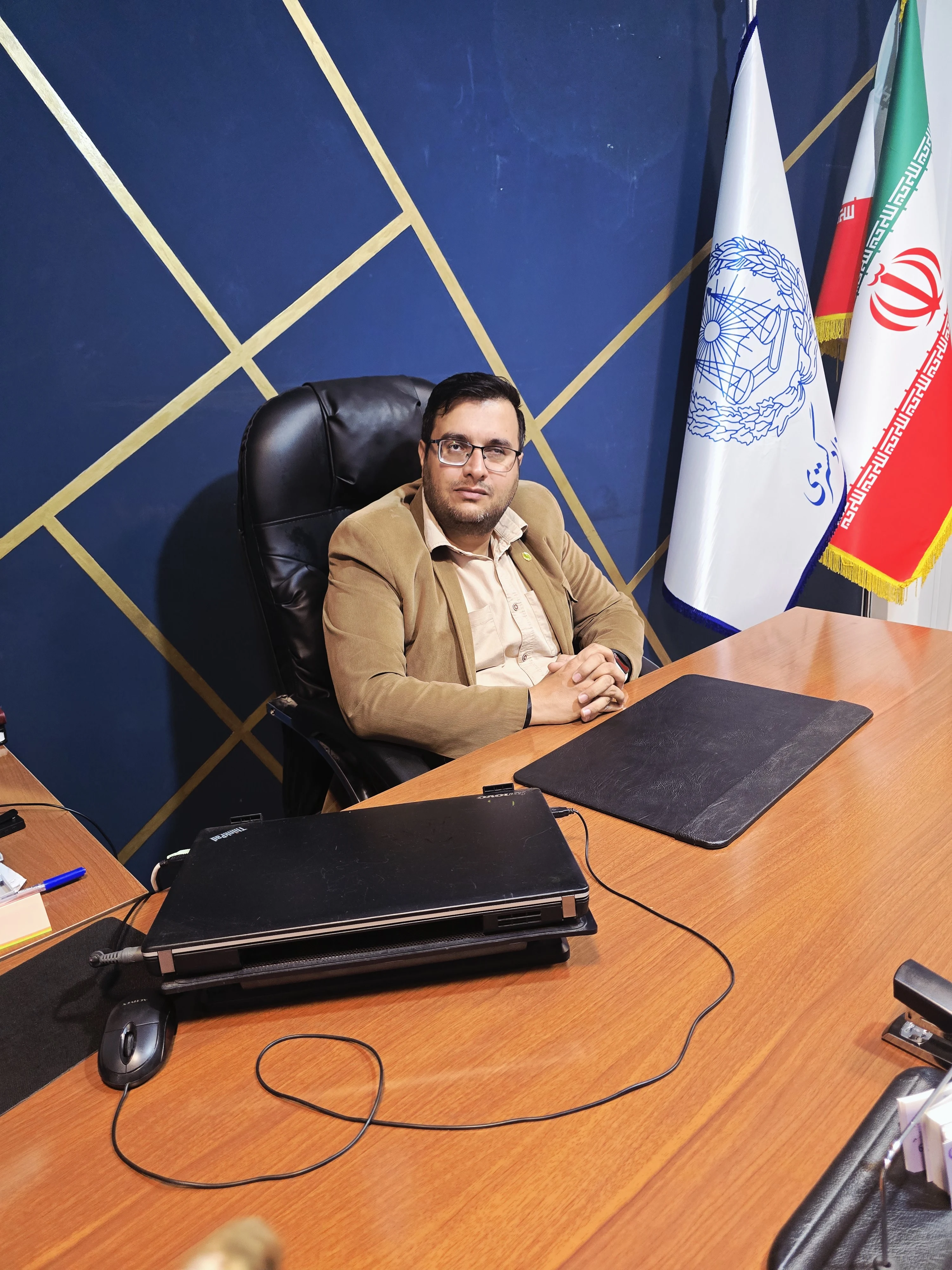 گروه وکلای پنج ستاره