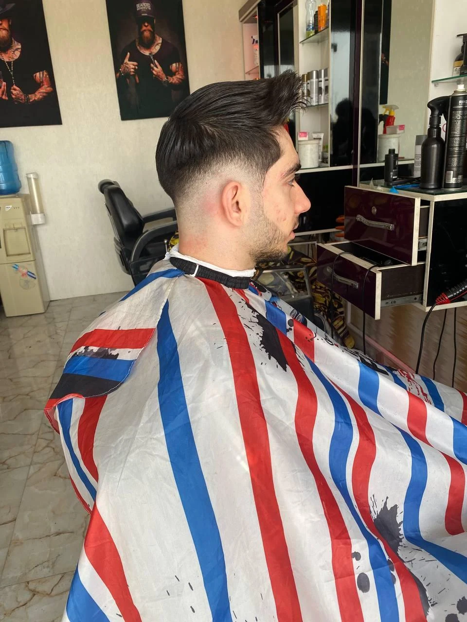 آرایشگاه عادل