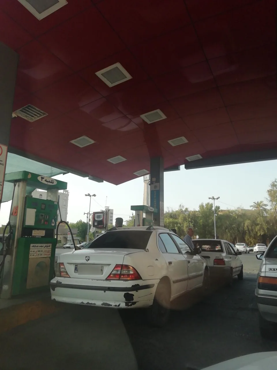 پمپ بنزین فلکه ساعت - تصویر 2