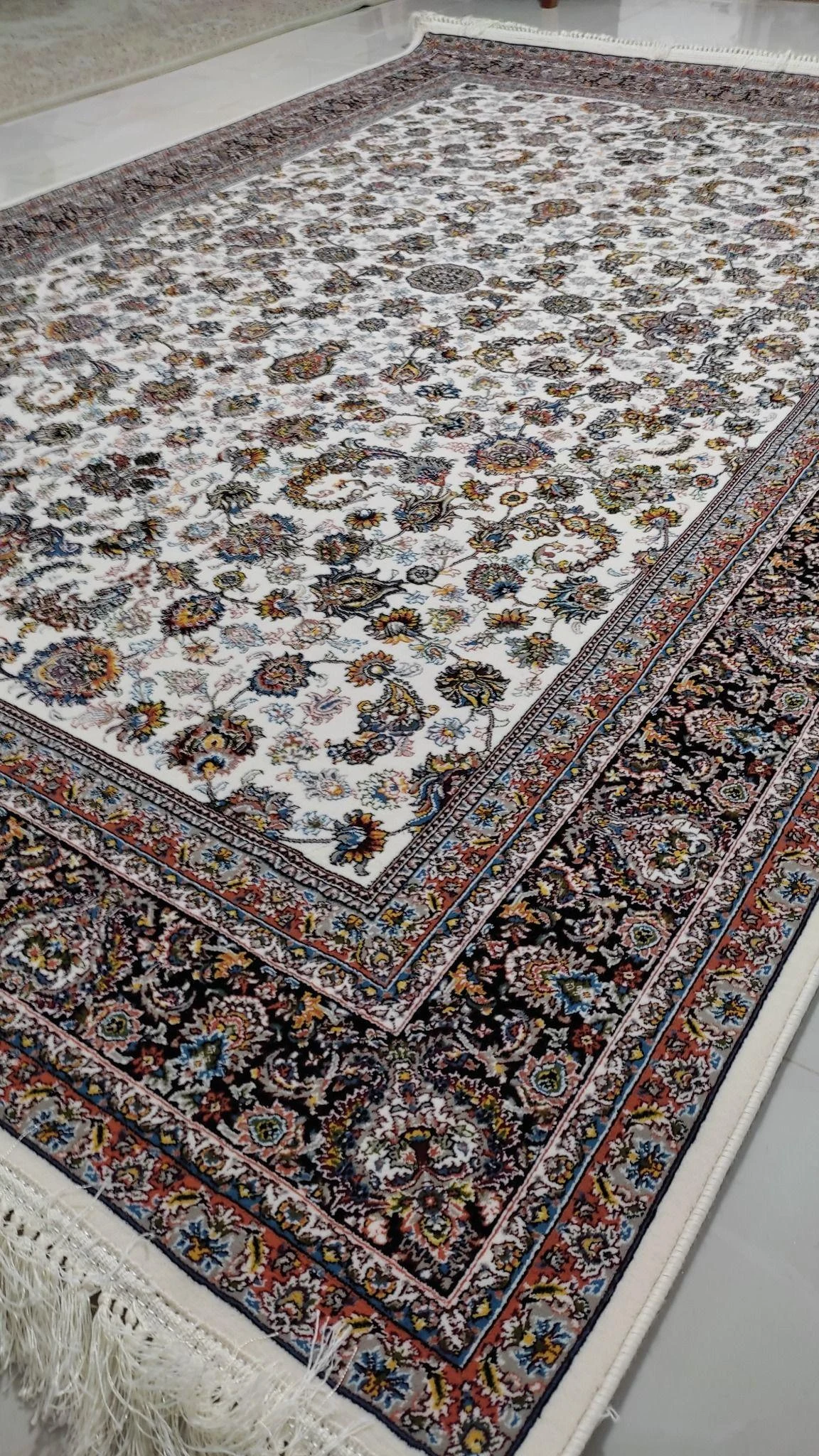 فرش نگین غرب - تصویر 3