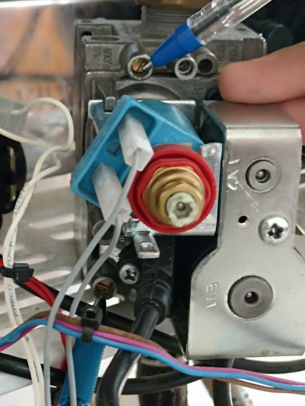 پکیج و آبگرمکن منصوری