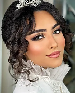 آرایشگاه زنانه مونا