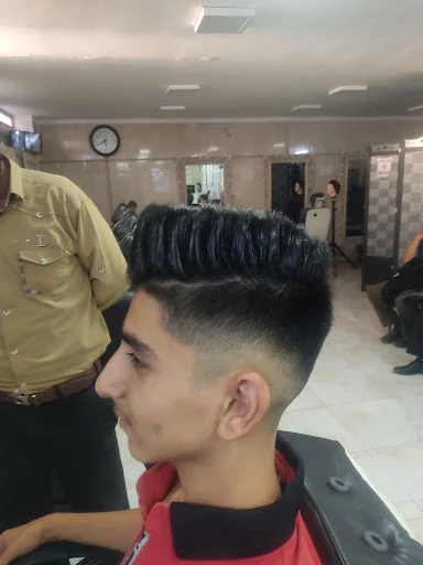 آموزشگاه پیرایش مردانه منافی