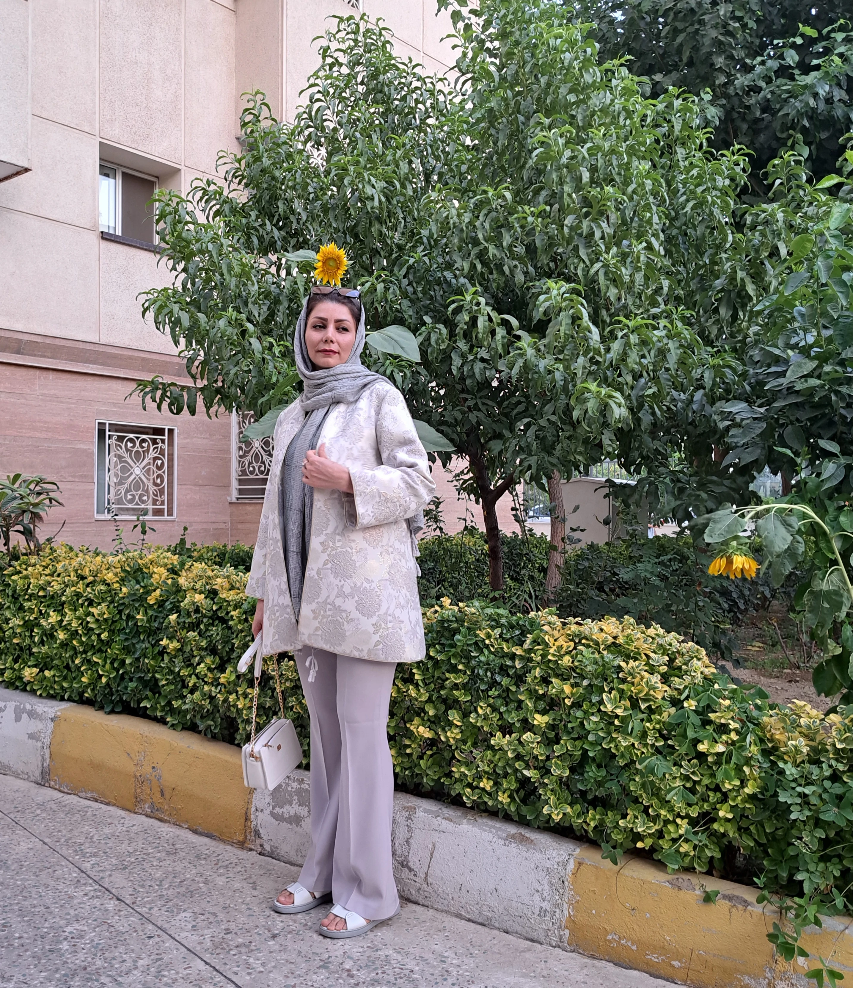 Blue  mezon  بهترین غرب تهران - تصویر 2