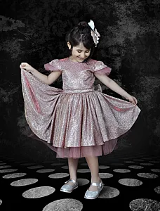 عکاسی و فیلمبرداری رزا