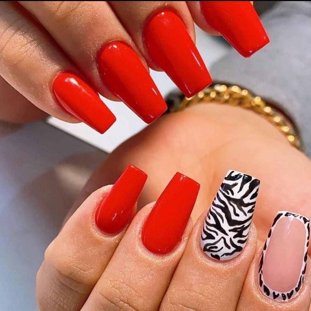 خدمات ناخن مهسا موسوی